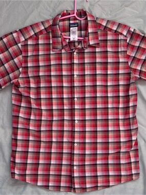 Patagonia Men’s Red and White Plaid Short-Sleeve Button-Down Shirt Extra Large